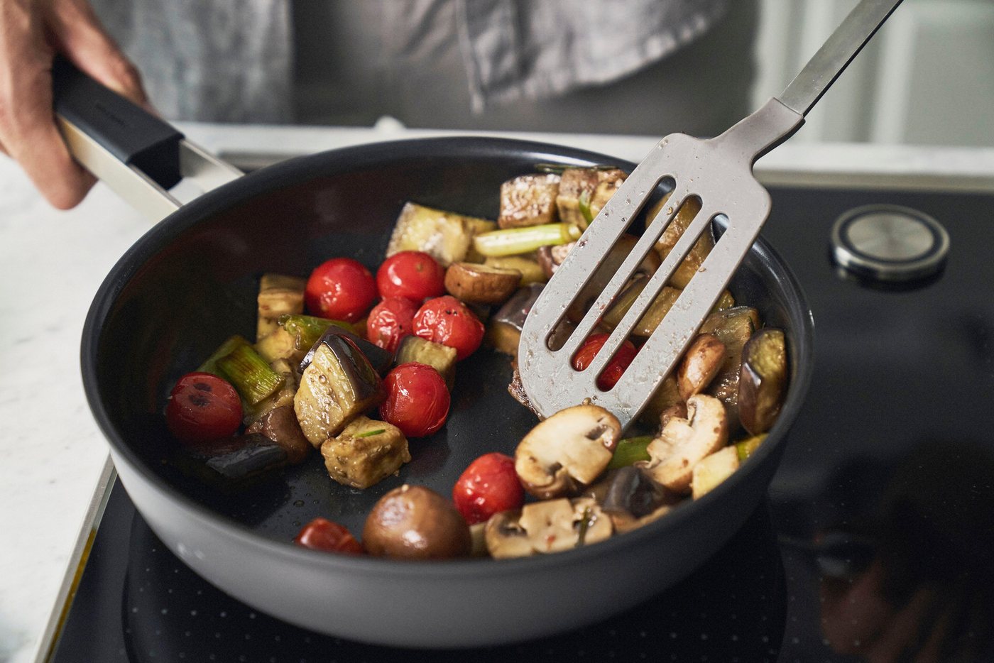 Zwilling Bratpfanne Pure, Edelstahl 18/10 (1-tlg), Keramikbeschichtung, Stay-Cool Griffe, Edelstahl – Bild 3 von 3