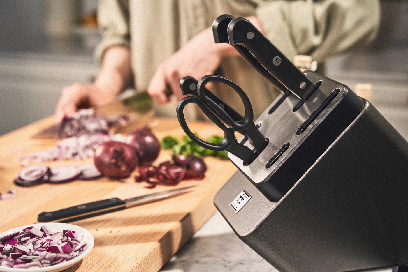 Zwilling Messerblock Gourmet (7tlg), Made in Germany, selbstschärfender Messerblock, Sonderschmelze – Bild 4 von 5