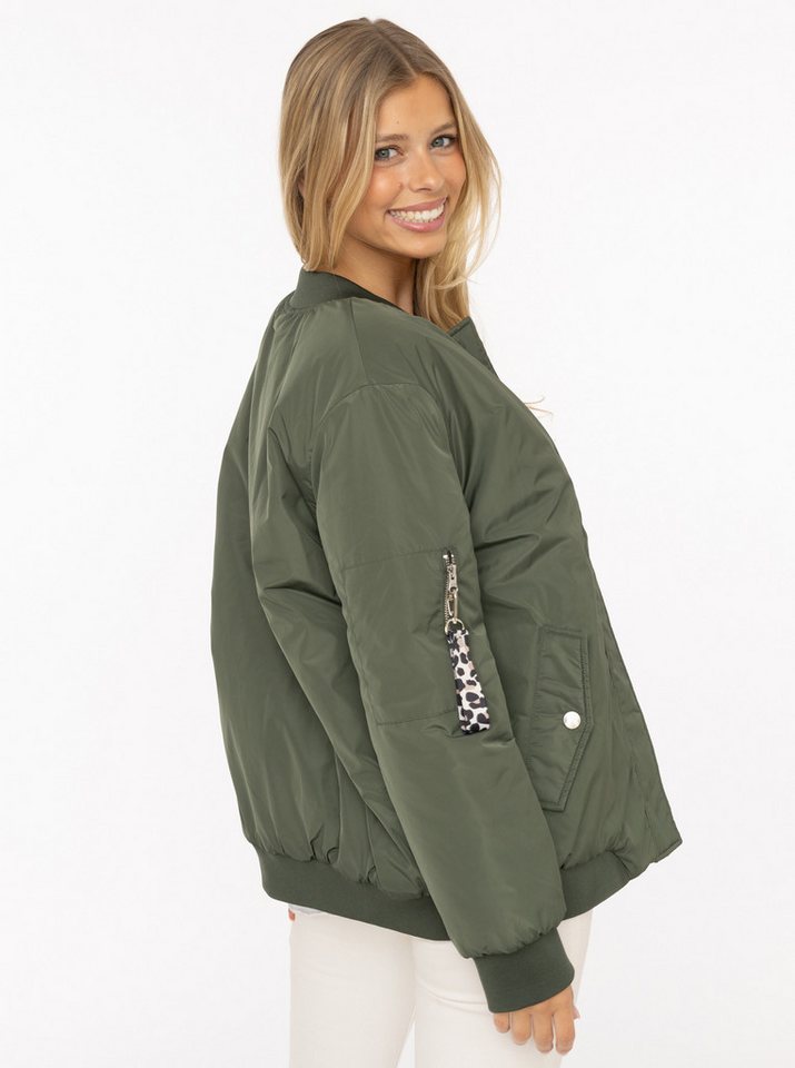 Zwillingsherz Bomberjacke "Wild Heart" Oversize - überschnittene Schulter, Taschen mit Druckknöpfen – Bild 4 von 5