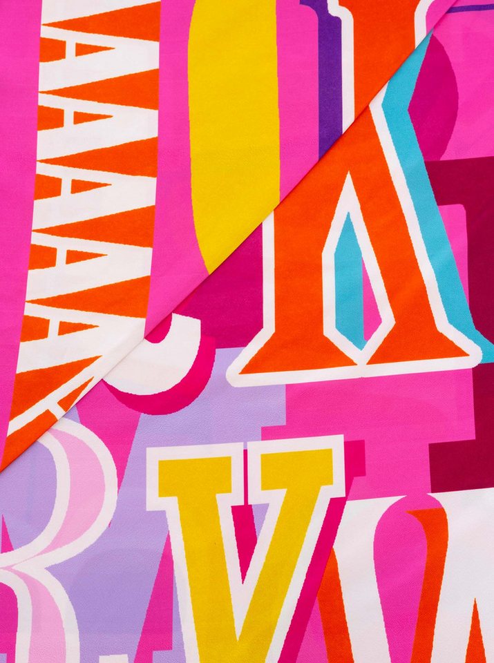 Zwillingsherz Dreieckstuch "Letters", modernes grafisches Buchstaben-Muster, glänzende Oberfläche – Bild 3 von 3