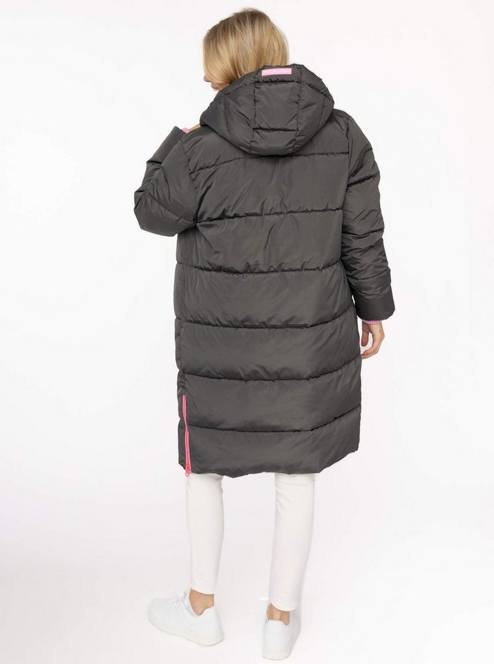 Zwillingsherz Steppmantel „Cozy“ Kapuze, farbliche Details, Reißverschluss, elastische Bündchen – Bild 4 von 5