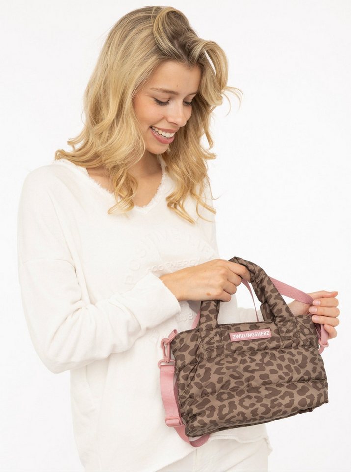 Zwillingsherz Tragetasche "Leo allover", Animalprint, pinkes Logo, abnehmbarer Schulterriemen – Bild 5 von 5
